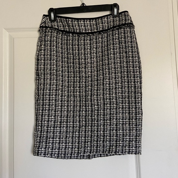 ✨NWT Calvin Klein Tweed Fringe Pencil Skirt - Picture 4 of 4
